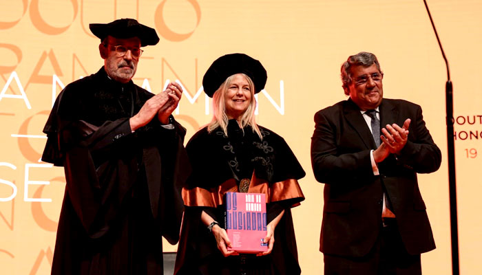 Photo of Professor Dava Newman awarded the title of Doctor Honoris Causa in Engineering from the Universidade do Minho